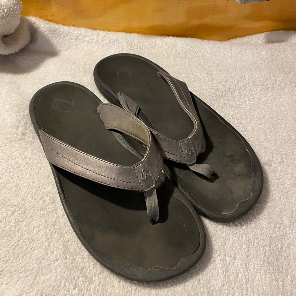 Olukai Gray Flip Flop Sandals